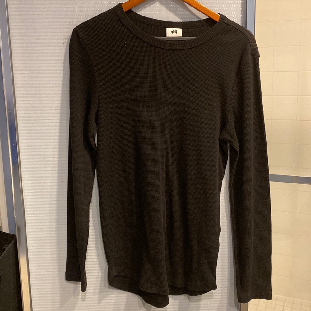 HM. Black long sleeve